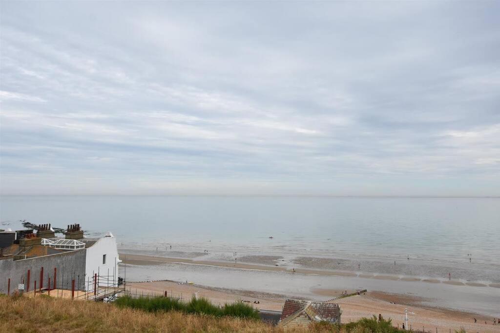 Vive Sea View Getaway Apartment Hastings Exterior foto