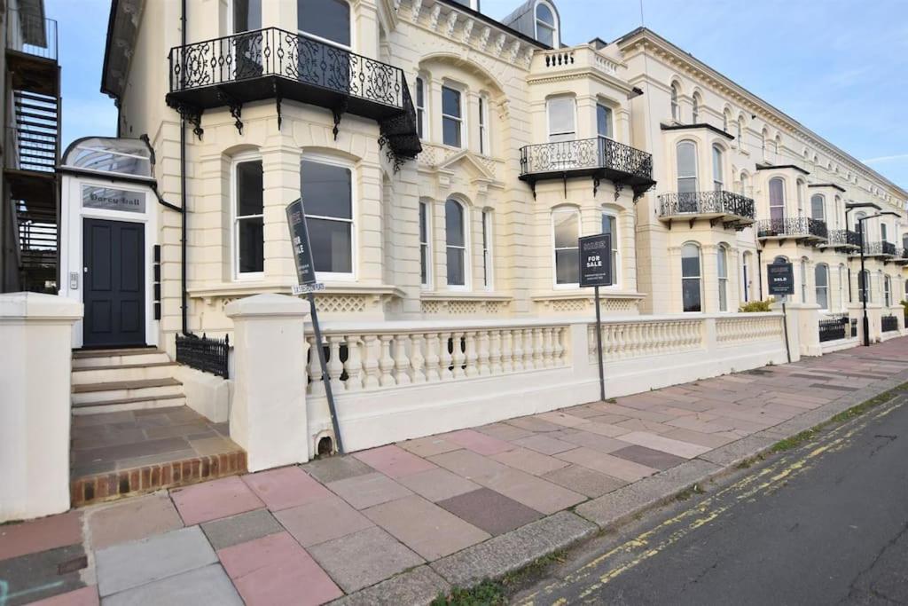 Vive Sea View Getaway Apartment Hastings Exterior foto